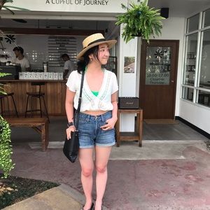 Meet your Posher, Lauren